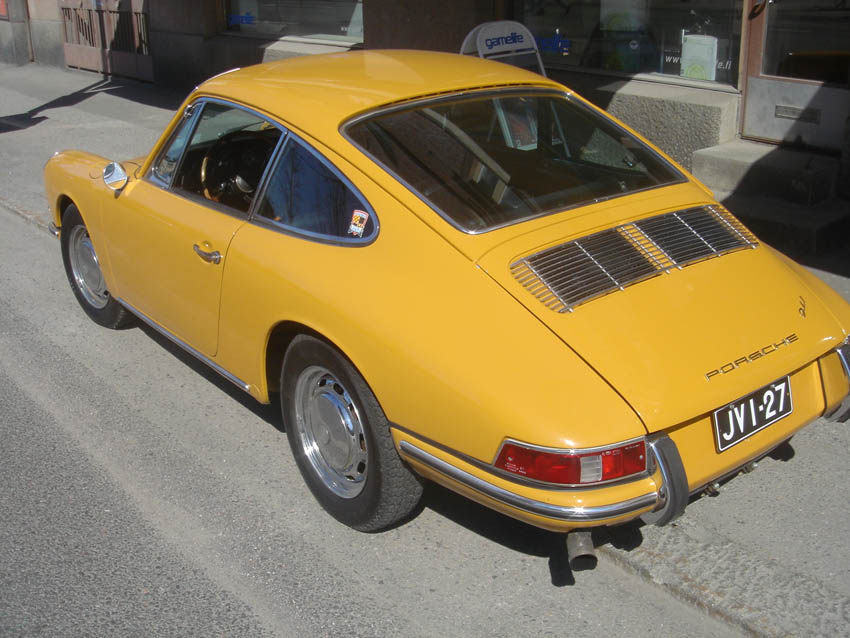 Name:  Porsche 911 1966 back right 2.jpg
Views: 281
Size:  118.4 KB