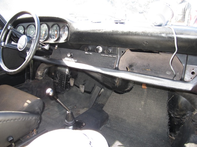 Name:  119300009 - interior.jpg
Views: 618
Size:  99.0 KB