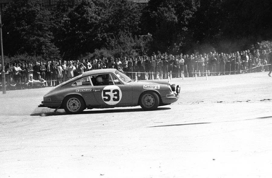Name:  23.05.1969 Sobiesław  Ewa Zasada  Porsche 911 S.jpg
Views: 786
Size:  119.3 KB