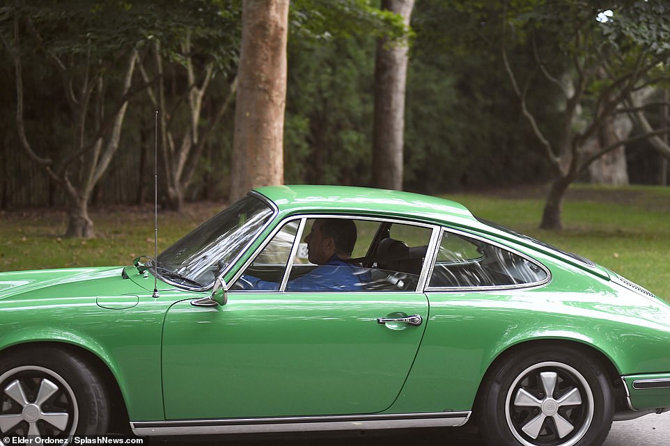 Name:  Jerry_Seinfeld 2.2L 911S 7.jpg
Views: 895
Size:  106.0 KB
