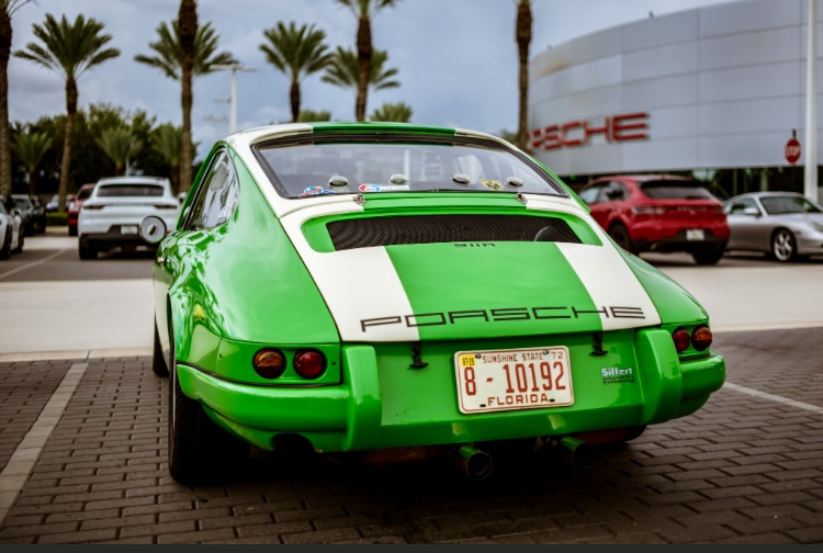 Name:  911R at dealer.jpg
Views: 360
Size:  127.4 KB