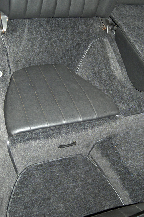 Name:  911 Rear Seat.jpg
Views: 389
Size:  294.1 KB