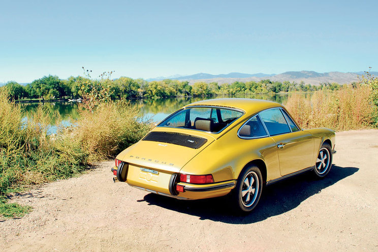 Name:  73_911T_Gold_Coupe_3.jpg
Views: 627
Size:  124.6 KB