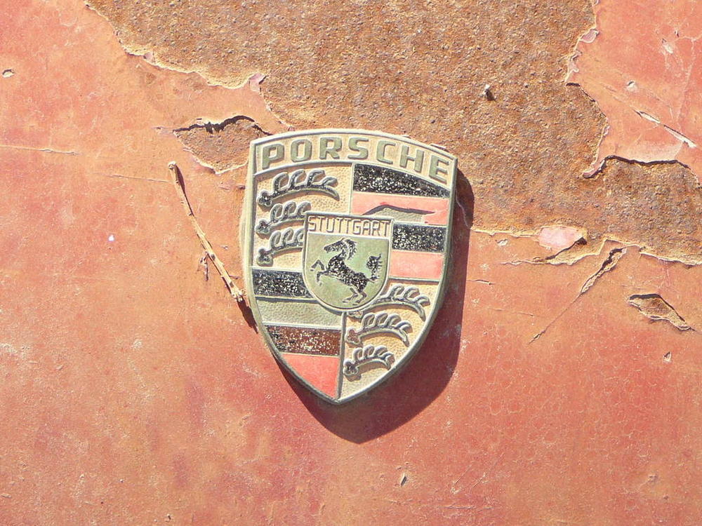 Name:  Porsche Crest Hood Badge - old distressed.jpg
Views: 1053
Size:  168.5 KB