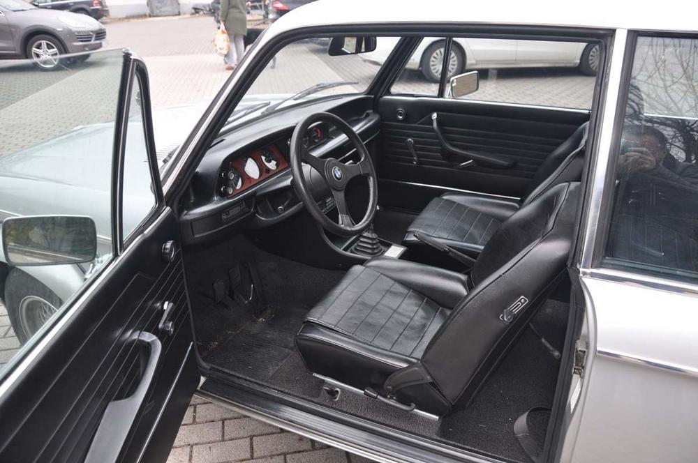 Name:  BMW 2002 Turbo Seats.jpg
Views: 220
Size:  95.4 KB