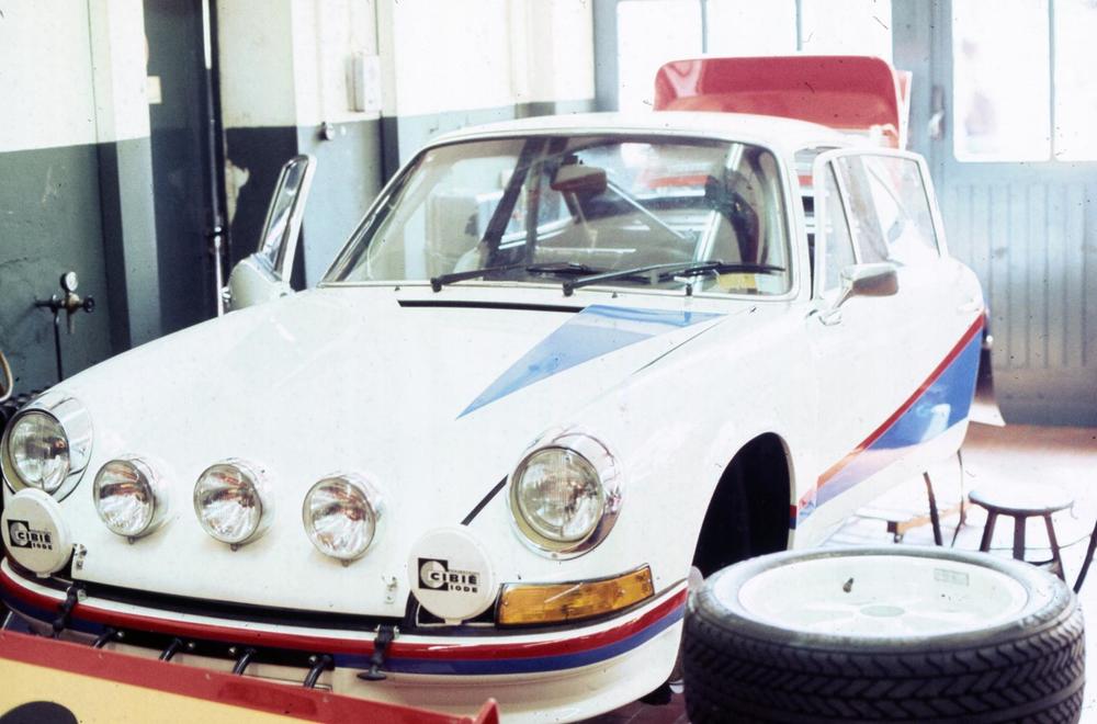 Name:  1972_porsche_911_Period-01 2.jpg
Views: 262
Size:  79.5 KB