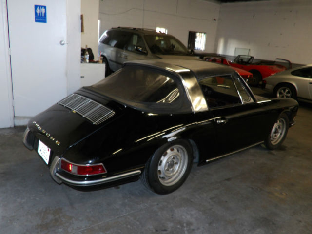 Name:  1967-porsche-911-soft-window-targa-early-number-18-1.jpg
Views: 409
Size:  42.7 KB